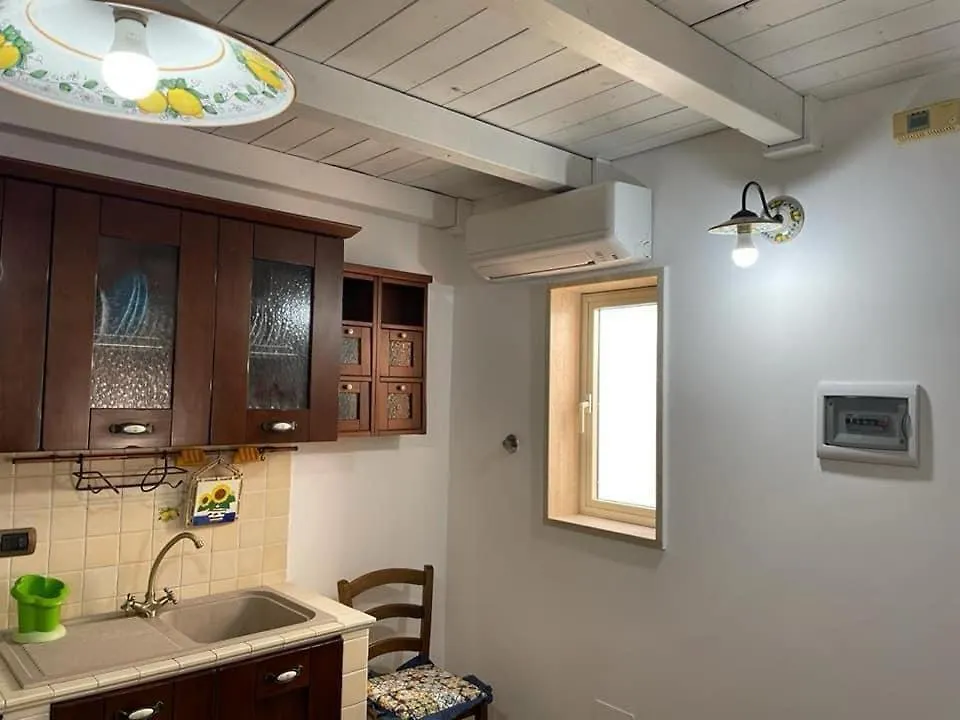 ポッツァッロCasa Carolinaアパートメント アパート
